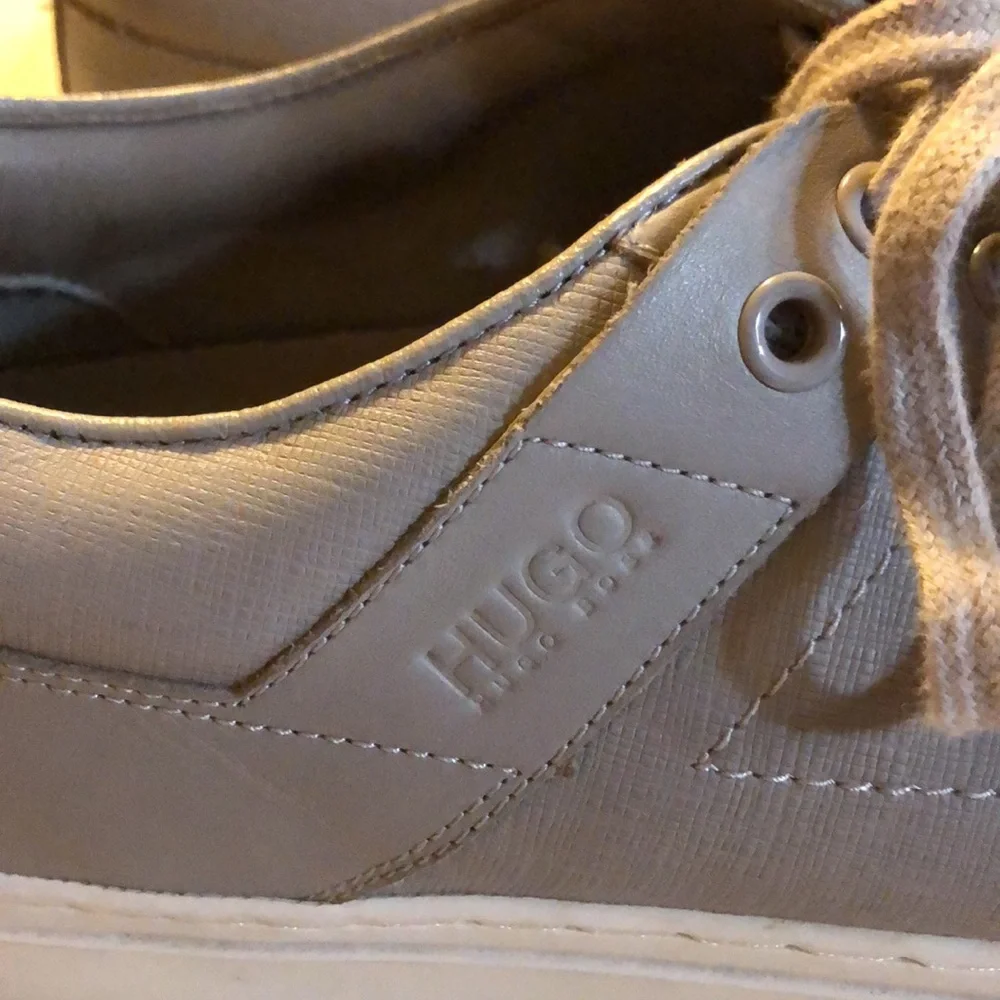 HUGO By Hugo Boss leather gray sneakers 42/9